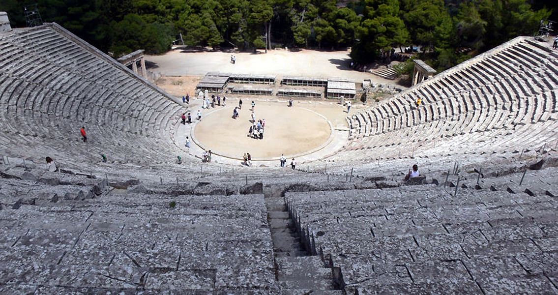 Medieval theatre in context an introduction